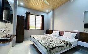 Hotel Kanha Palace