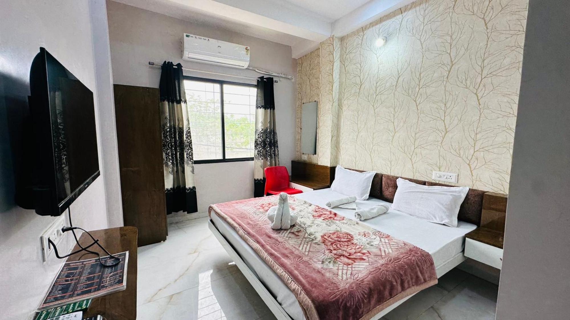 Hotel Kanha Palace Ujjain Exterior photo
